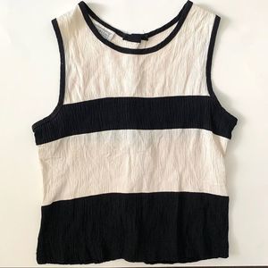 3/$20 Vintage EMBLEM black white blouse top Large